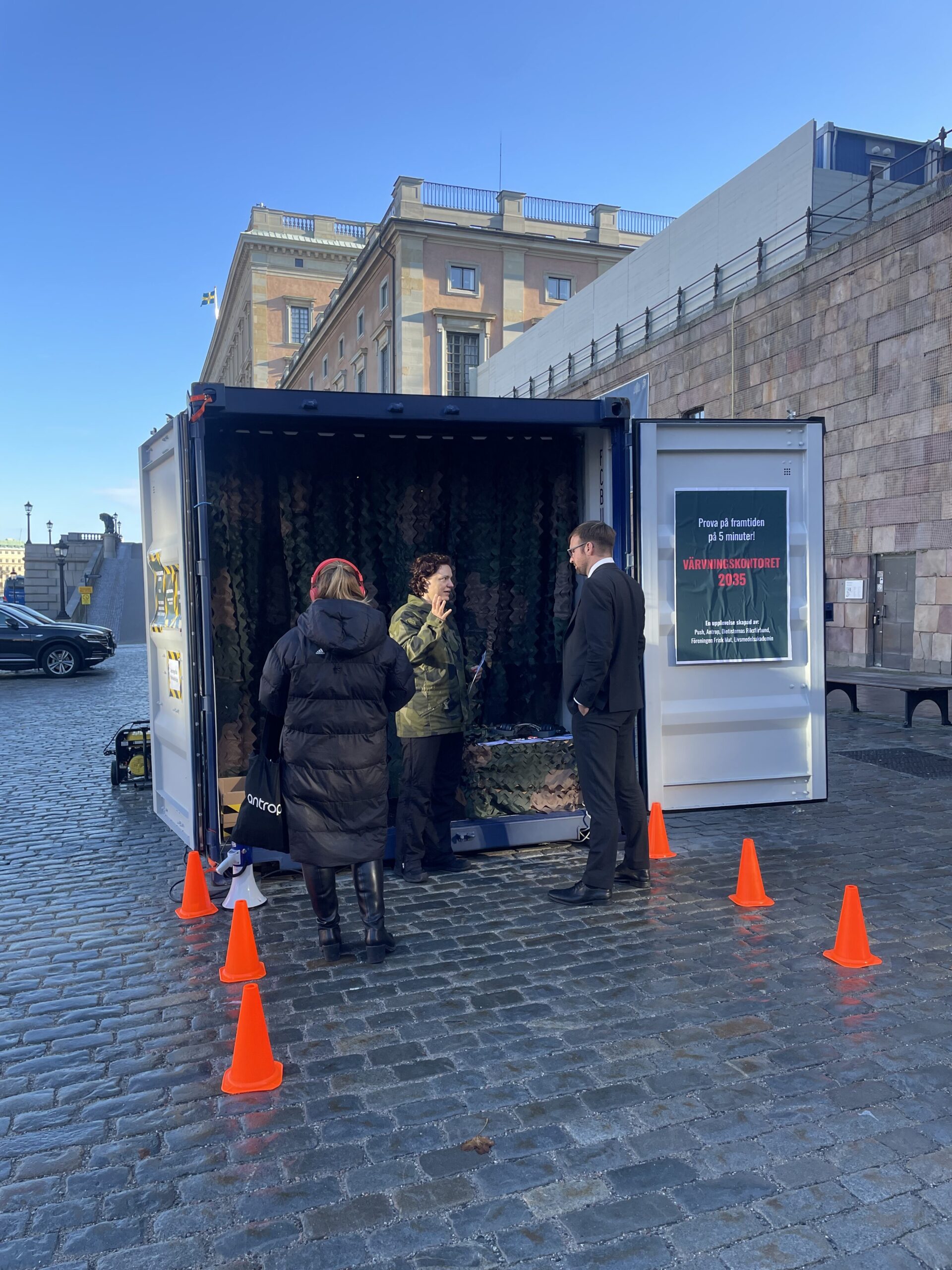 Cointainern som innehåller framtidsprototypen Värvningskontoret 2035